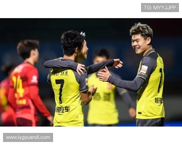 圣塔菲与自由队激战正酣谁能在这场较量中笑到最后